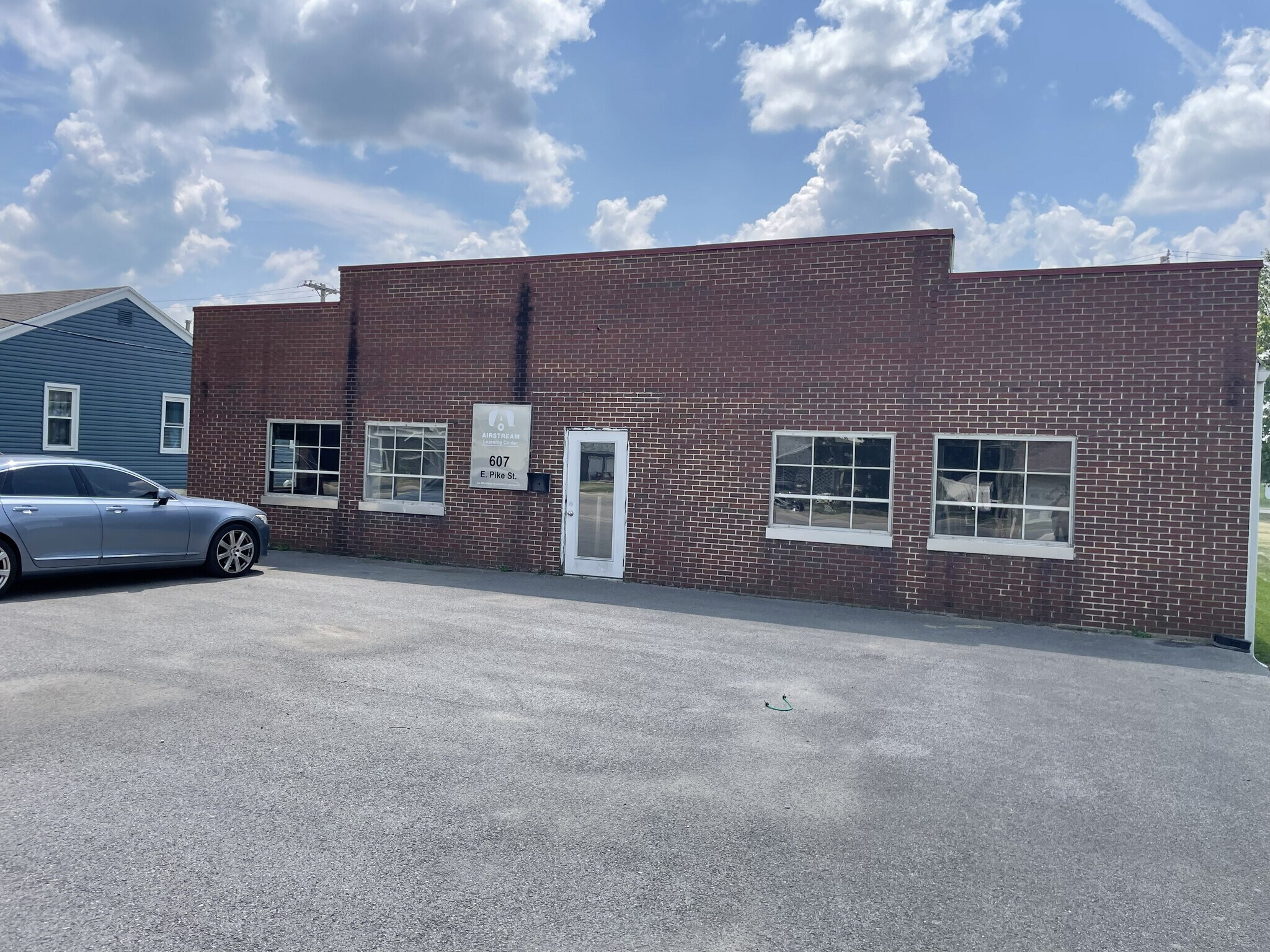 607 E Pike St, Jackson Center, OH à vendre Photo principale– Image 1 sur 8