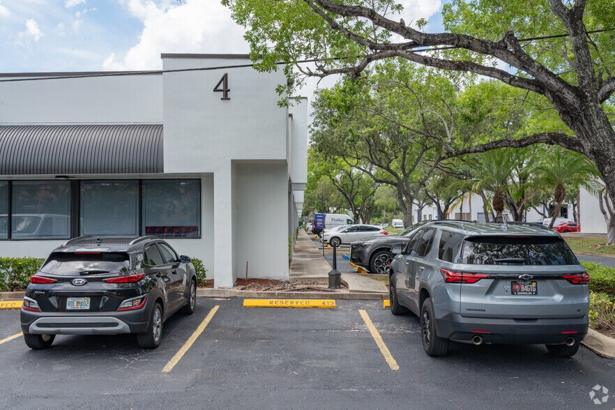 6555 Powerline Rd, Fort Lauderdale, FL à louer - Photo de l’immeuble – Image 3 sur 6