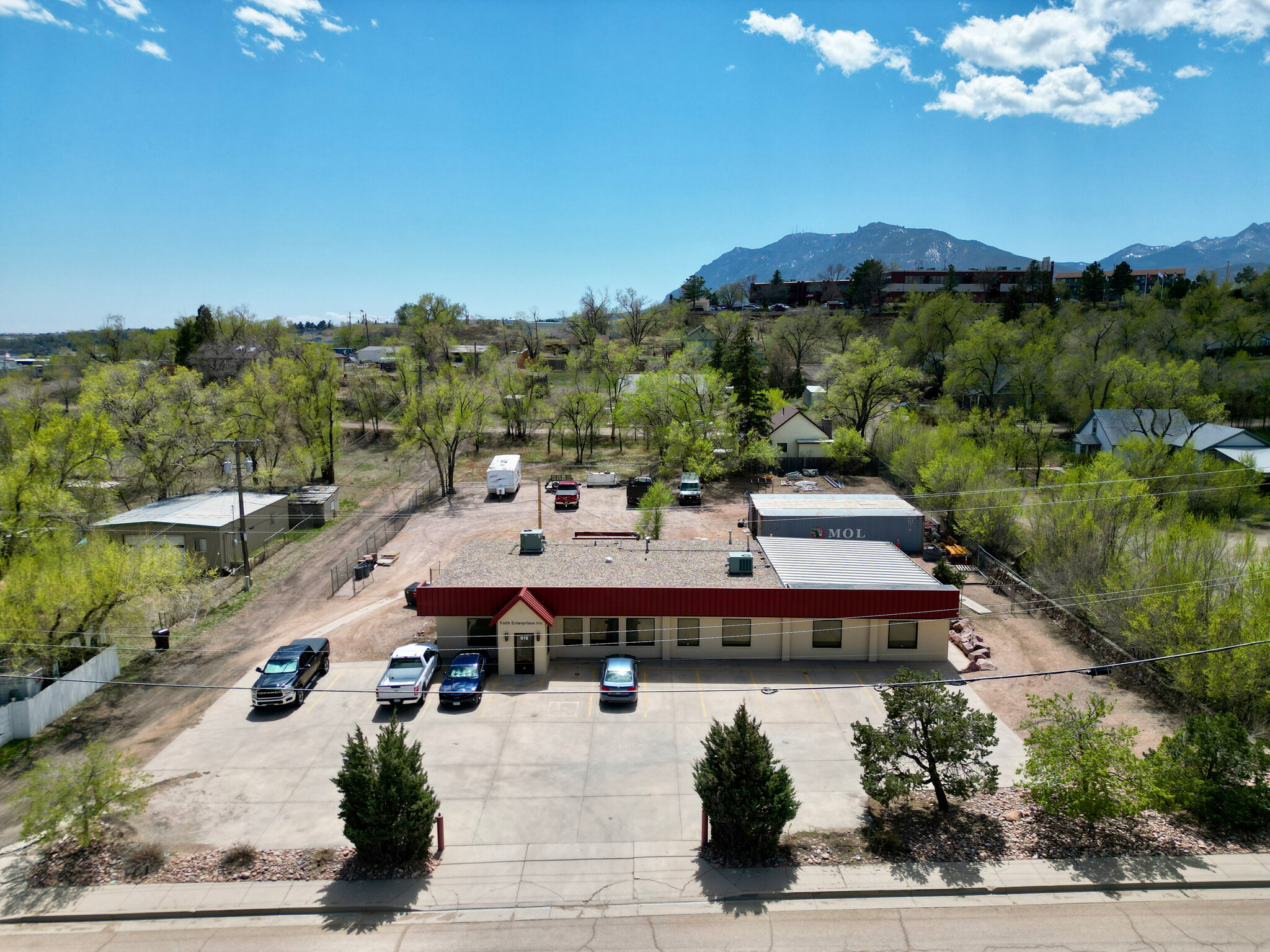 919 W Costilla St, Colorado Springs, CO à louer Photo de l’immeuble– Image 1 sur 11