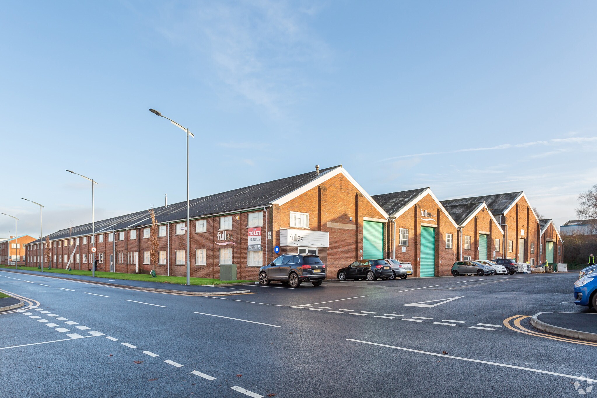 First Ave, Kingswinford à louer Photo principale– Image 1 sur 14