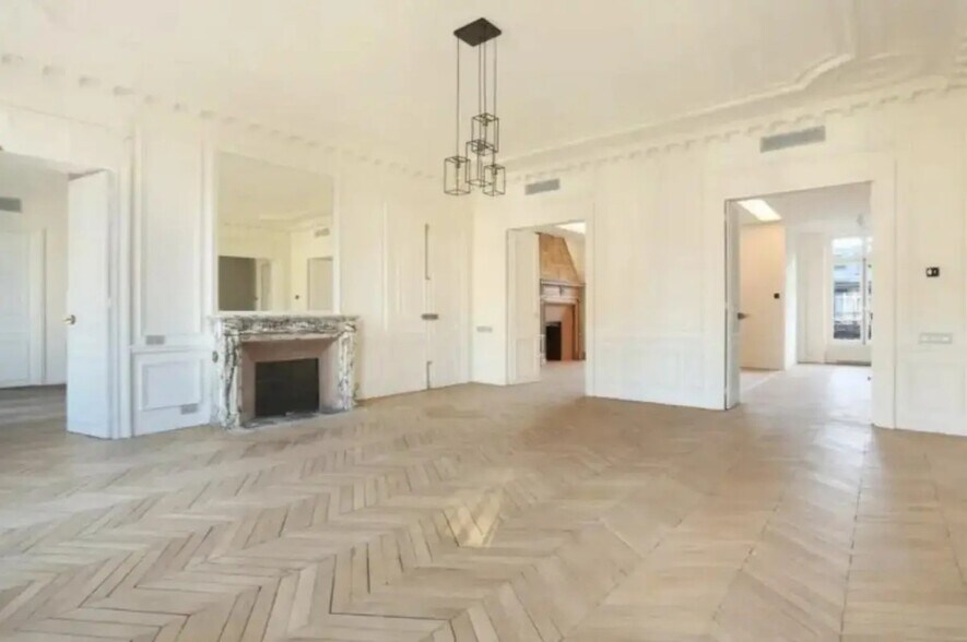 Bureau dans Paris à louer - Photo de l’immeuble – Image 2 sur 8
