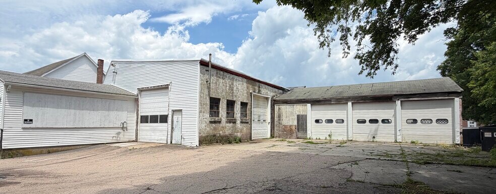 106 W Broad St, Pawcatuck, CT à vendre - Photo de l’immeuble – Image 3 sur 23
