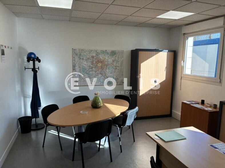 Local d’activités dans Morangis à louer - Photo de l’immeuble – Image 3 sur 10