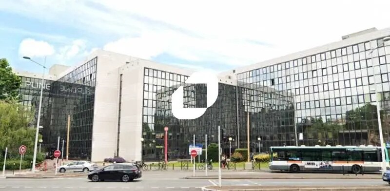 Bureau dans Nanterre à louer - Photo de l’immeuble – Image 2 sur 5