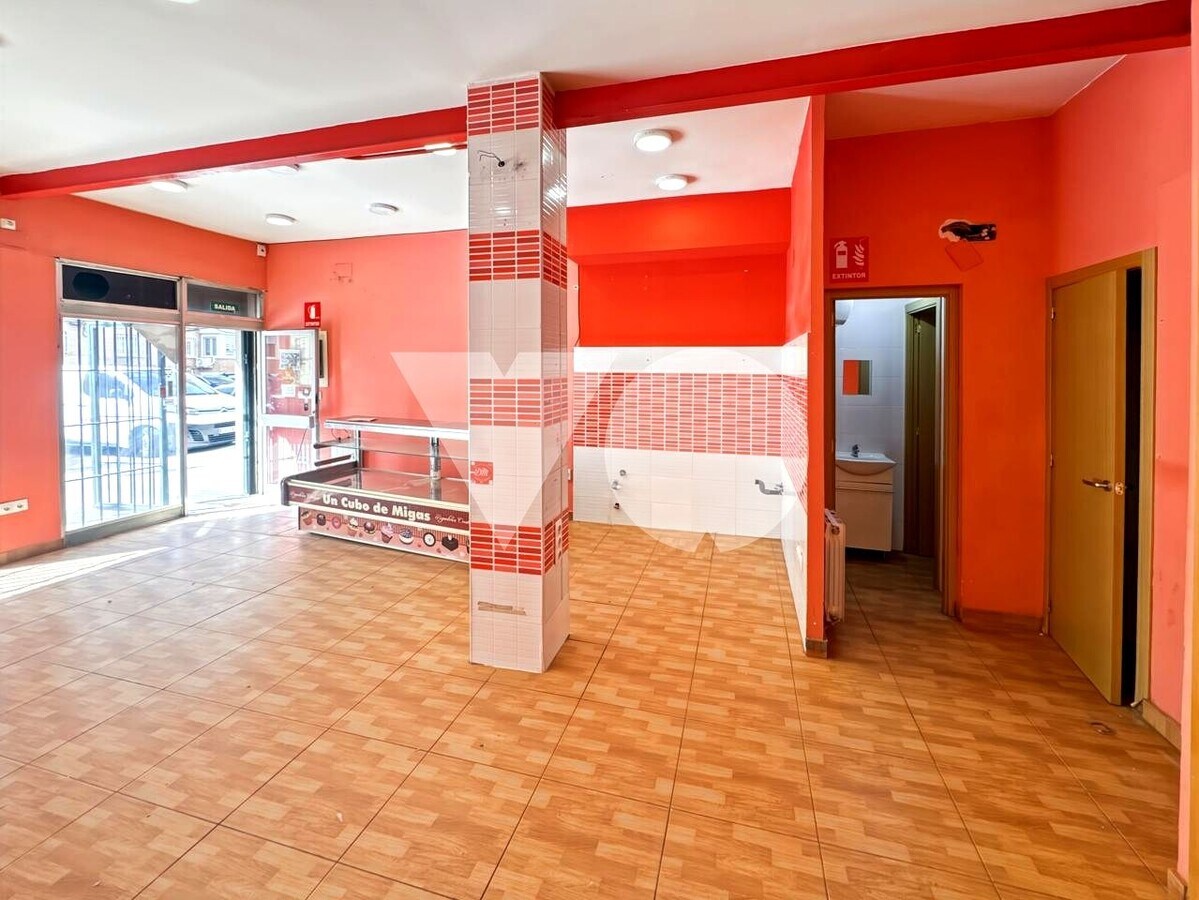 Madrid, MAD 28030 - Lot 1 - - Photo intérieure - Image 1 of 6
