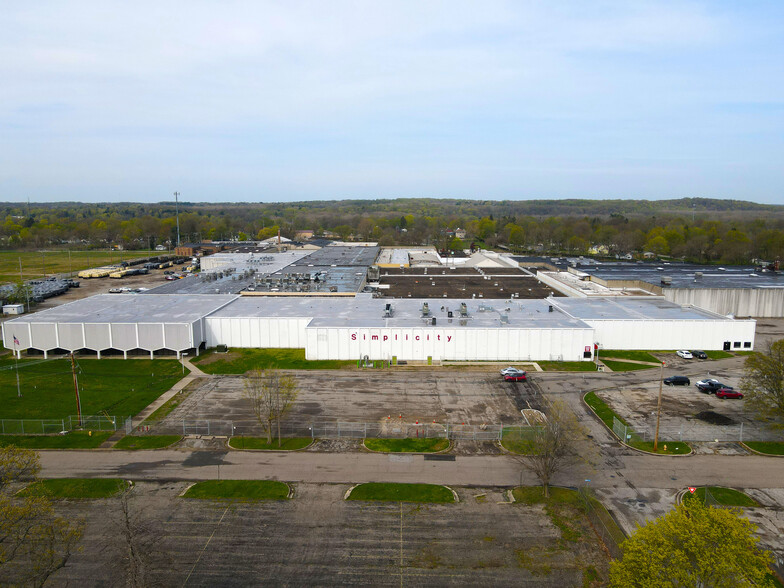 901 Wayne St, Niles, MI à louer - Photo principale – Image 1 sur 36