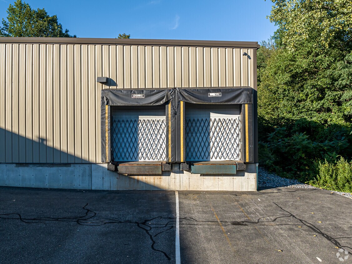 299 Industrial Ln, Torrington, CT à louer Photo de l’immeuble– Image 1 sur 5