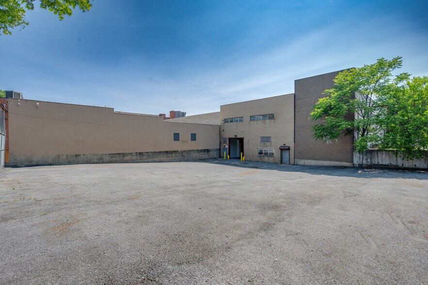 552 S Fulton Ave, Mount Vernon, NY à louer - Photo de l’immeuble – Image 2 sur 6