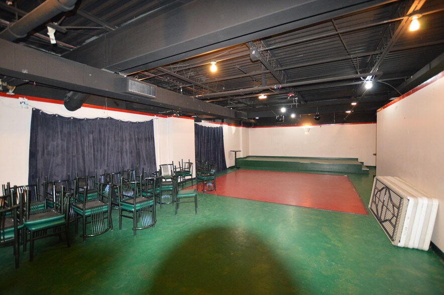 712 S Walton Walker Blvd, Dallas, TX à louer - Photo intérieure – Image 2 sur 13