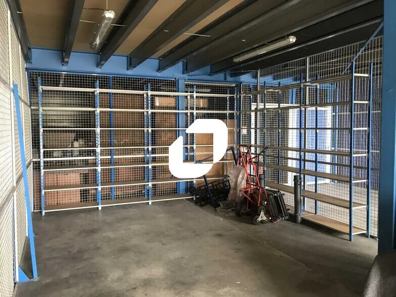 Local d’activités dans SAINT-OUEN-L'AUMONE à louer - Photo intérieure – Image 2 sur 3