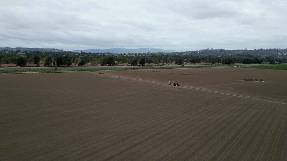 62+ Acres Calleguas Rd., Camarillo, CA à vendre - Photo de l’immeuble – Image 2 sur 14