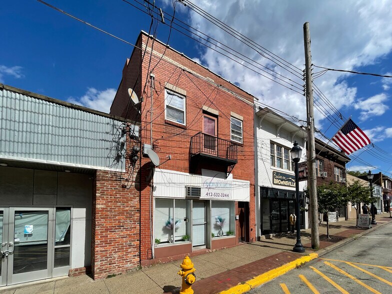 9 Unit Mixed-Use Portfolio portefeuille de 2 biens à vendre sur LoopNet.fr - Photo de l’immeuble – Image 3 sur 12