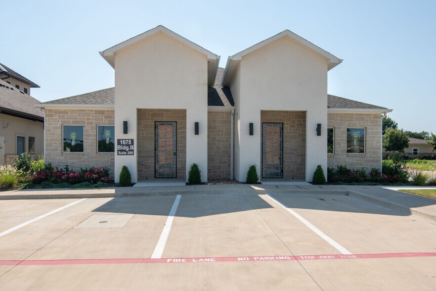 1675 North Tarrant Pky, Keller, TX à louer - Photo de l’immeuble – Image 3 sur 3