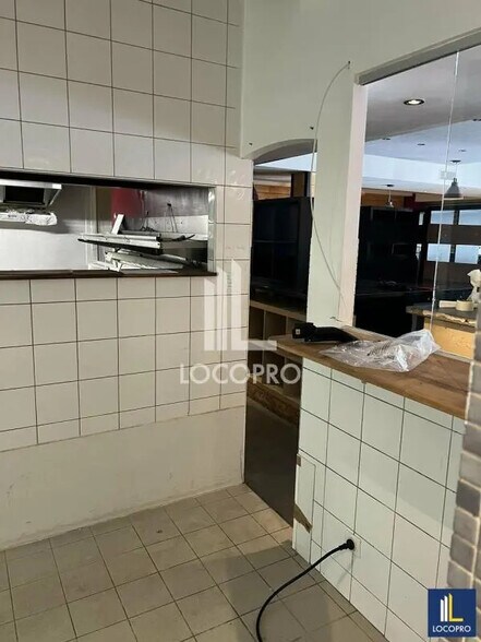 Local commercial dans Éguilles à louer - Photo de l’immeuble – Image 3 sur 7
