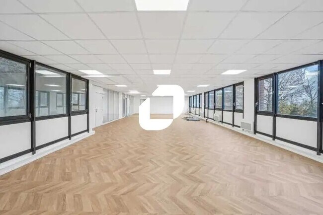 Plus de détails pour Bureau à louer