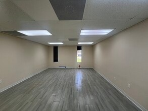 5118 N 56th St, Tampa, FL à louer Photo intérieure– Image 2 sur 2