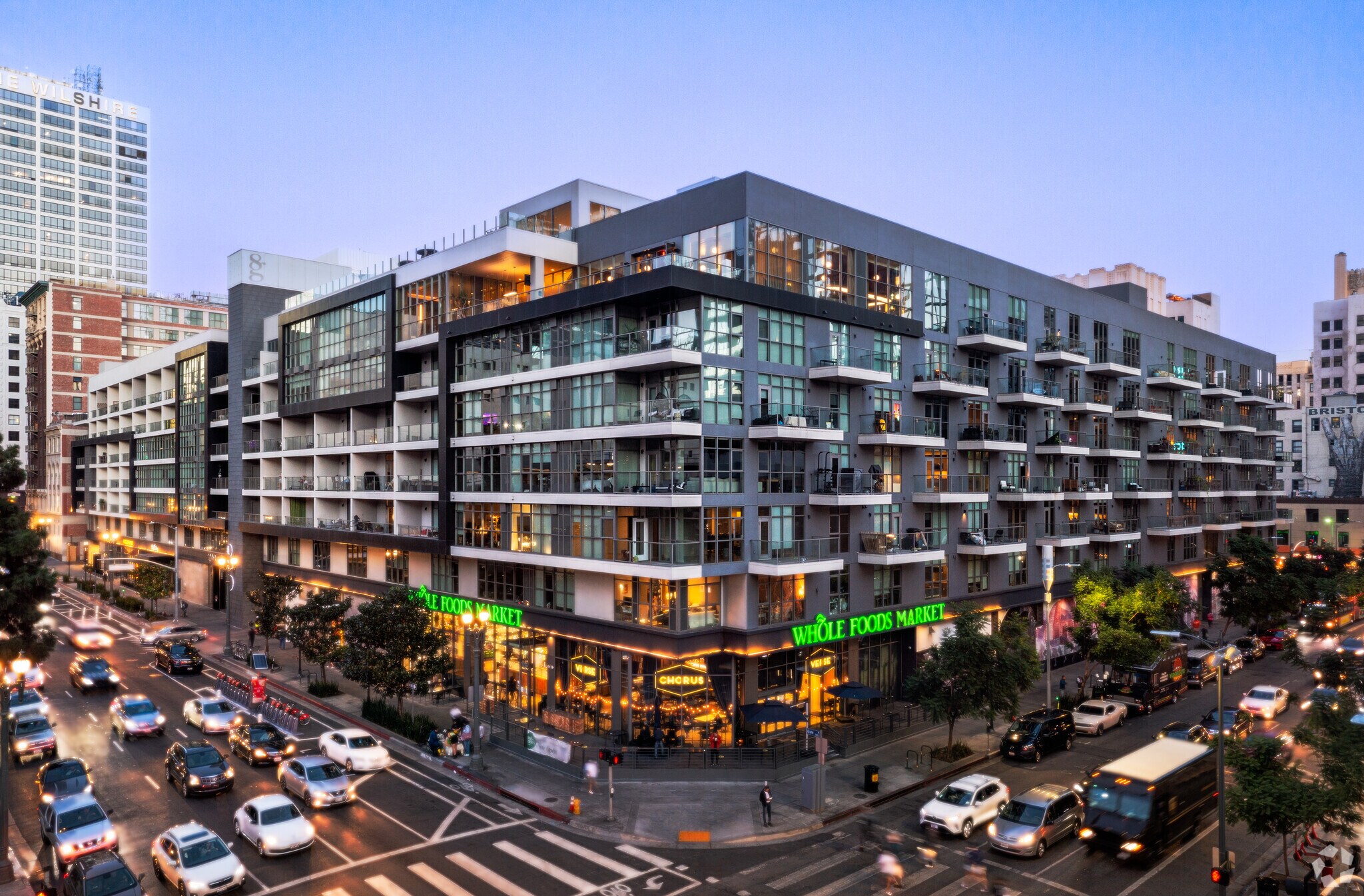 750 S Grand Ave, Los Angeles, CA à louer Photo principale– Image 1 sur 8