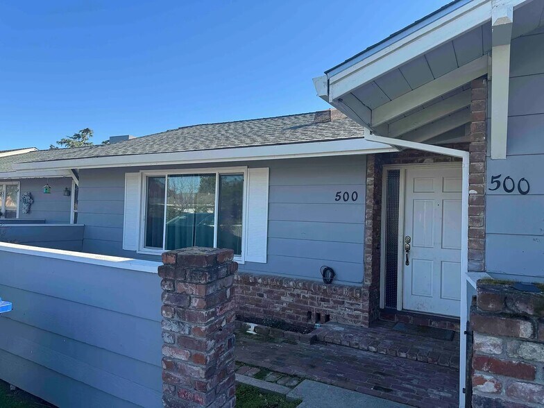 1590 N Denair Ave, Turlock, CA à vendre - Photo de l’immeuble – Image 2 sur 14
