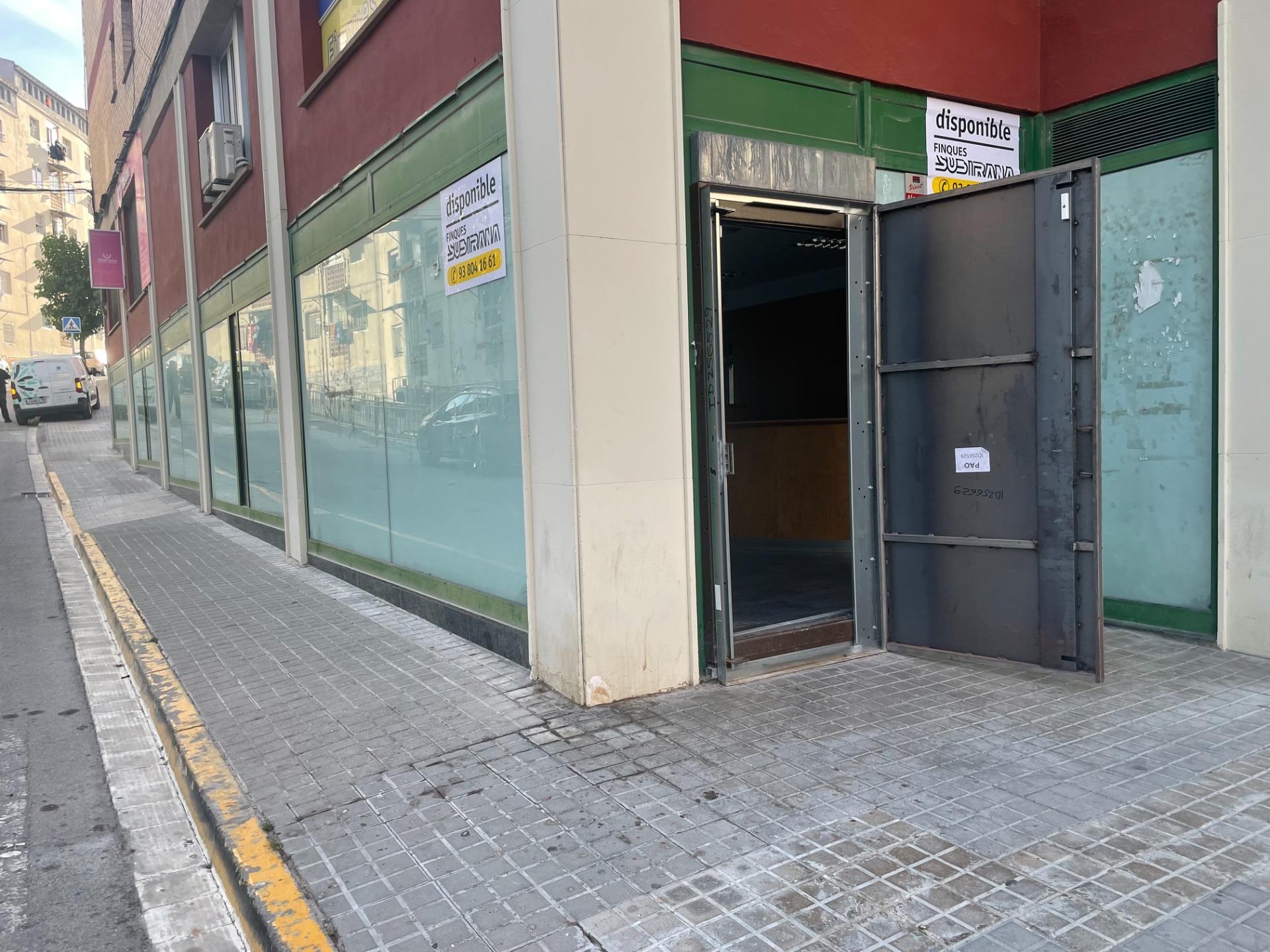 Local commercial dans Santa Margarida de Montbui, Barcelona à louer Photo intérieure– Image 1 sur 3