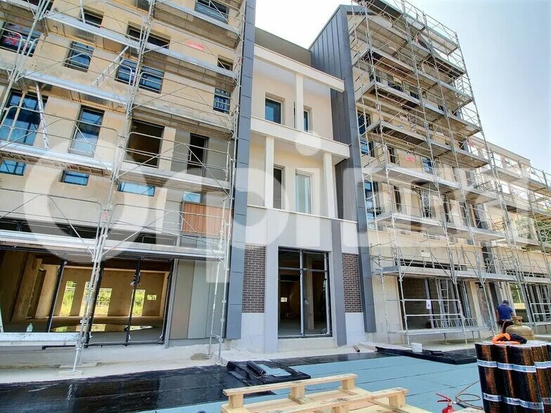 Bureau dans Serris à vendre - Photo de l’immeuble – Image 2 sur 7