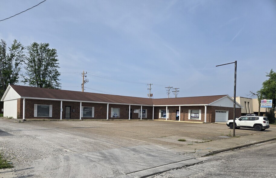 4631-4671 Bayard Park Dr, Evansville, IN à vendre - Photo de l’immeuble – Image 1 sur 6