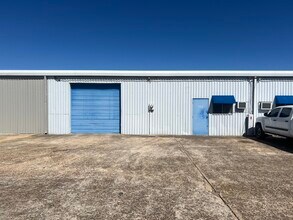 13001 Veterans Memorial Dr, Houston, TX à louer Photo intérieure– Image 1 sur 10