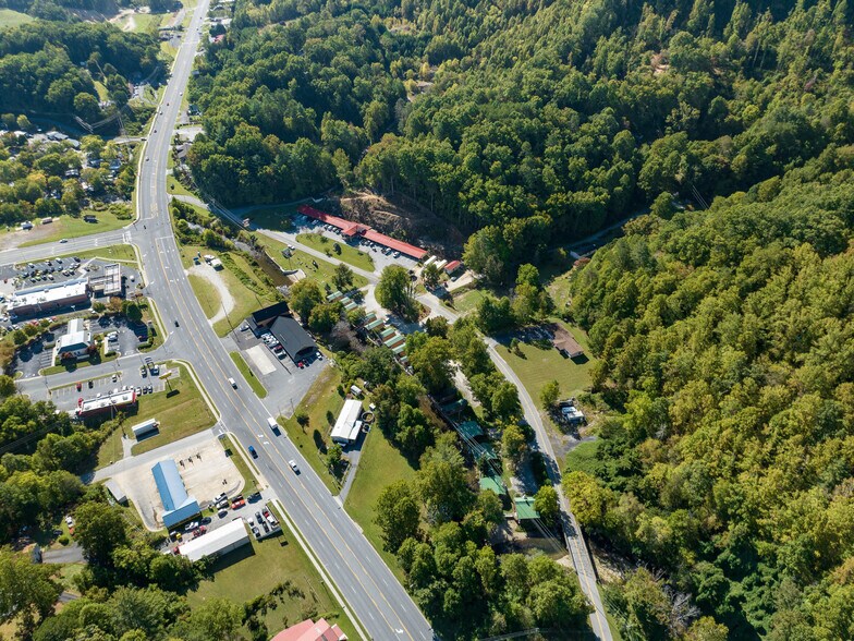 125 Tee Pee Dr, Whittier, NC à vendre - Photo de l’immeuble – Image 3 sur 180