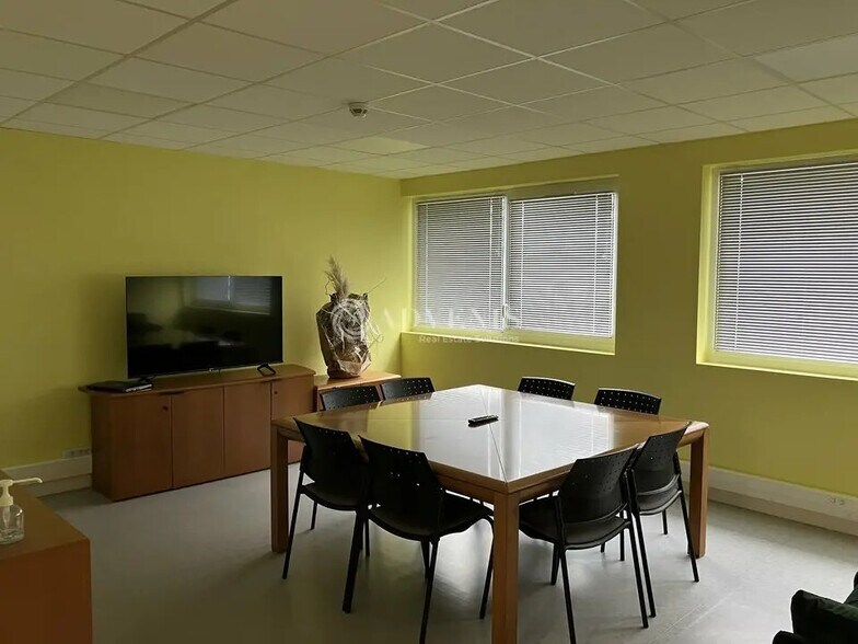 Bureau dans Bourges à louer - Photo de l’immeuble – Image 3 sur 4