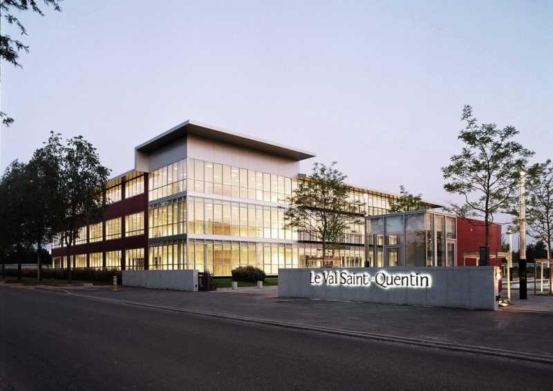 Bureau dans Voisins-le-Bretonneux à louer - Photo de l’immeuble – Image 1 sur 5