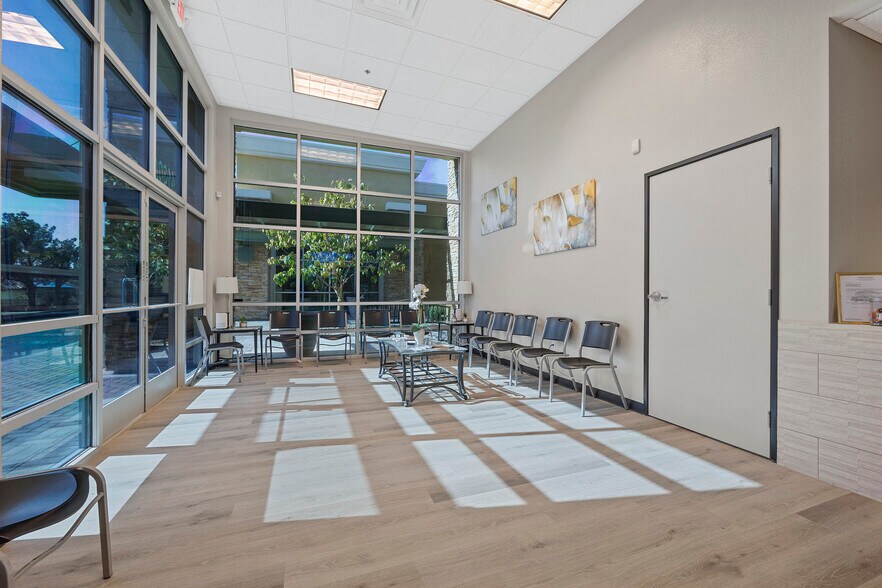 4130 N Martin Luther King Blvd, North Las Vegas, NV à louer - Photo de l’immeuble – Image 2 sur 85