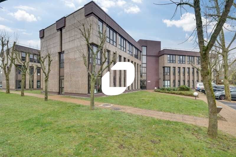 Bureau dans Montigny-le-Bretonneux à louer Photo de l’immeuble– Image 1 sur 18
