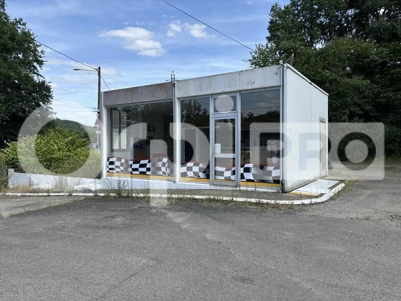Local d’activités dans Montluçon à louer - Photo de l’immeuble – Image 3 sur 4