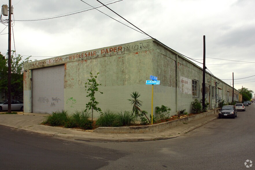 416 Lachapelle, San Antonio, TX à louer - Photo principale – Image 1 sur 18