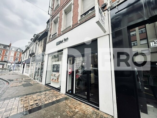 Plus de détails pour Local commercial à louer