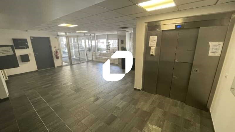 Bureau dans Évry-Courcouronnes à louer - Hall d’entrée – Image 3 sur 17
