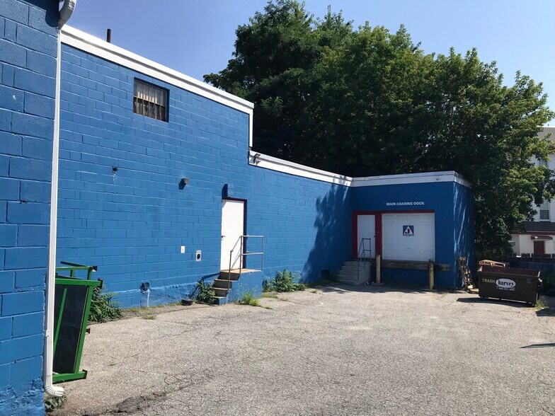 588 Gorham St, Lowell, MA à vendre - Photo de l’immeuble – Image 2 sur 3