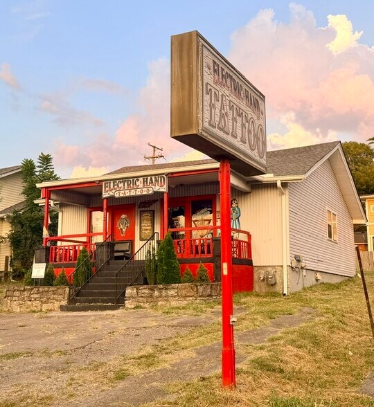 913 Gallatin Ave, Nashville, TN à louer - Photo de l’immeuble – Image 2 sur 22