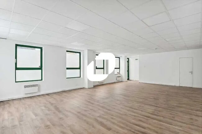 Plus de détails pour 5-9 Rue De Ris, Viry-Châtillon - Bureau, Local d'activités à louer