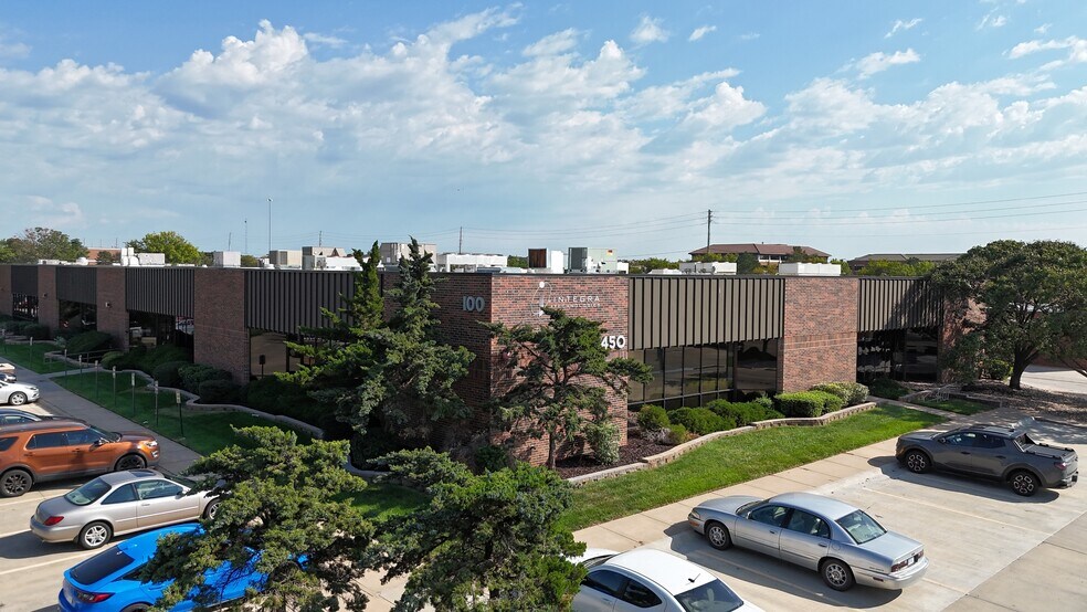 3450 N Rock Rd, Wichita, KS à louer - Photo de l’immeuble – Image 2 sur 9