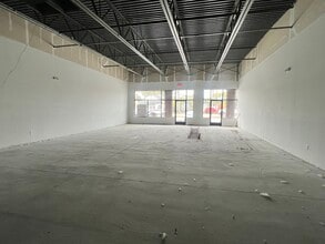 11-47 S Cass Lake Rd, Waterford, MI à louer Photo intérieure– Image 2 sur 3