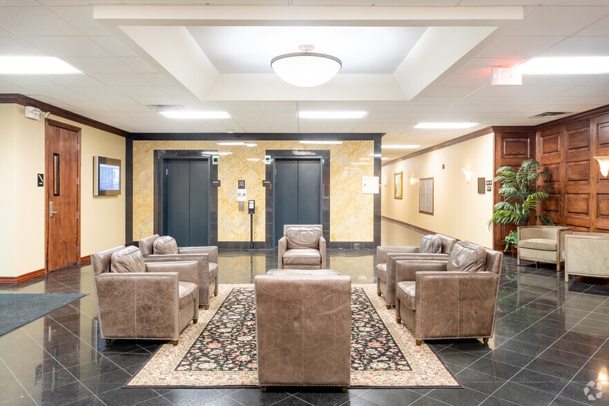28345 Beck Rd, Wixom, MI à louer - Hall d’entrée – Image 3 sur 18