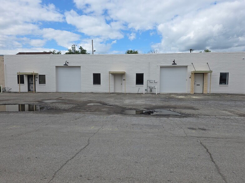 2214-2228 E 44th St, Indianapolis, IN à louer - Photo de l’immeuble – Image 2 sur 11