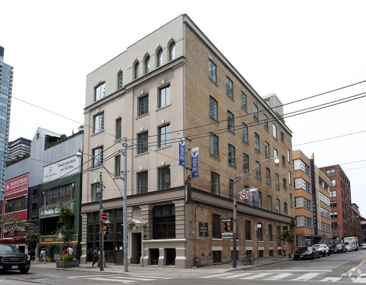 24 Duncan St, Toronto, ON à louer - Photo principale – Image 1 sur 2