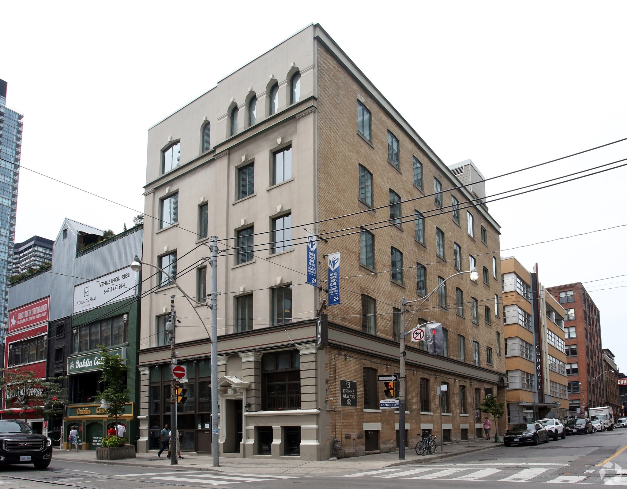 24 Duncan St, Toronto, ON à louer Photo principale– Image 1 sur 3