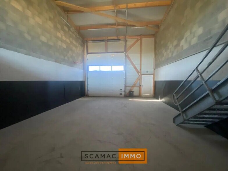 Bureau dans Marignane à louer - Photo de l’immeuble – Image 2 sur 6