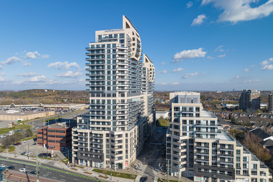 9201 Yonge St, Richmond Hill, ON à vendre - Photo de l’immeuble – Image 2 sur 7