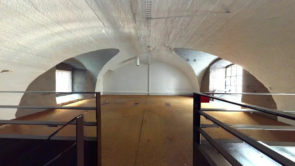 Bureau dans Lyon à vendre - Photo de l’immeuble – Image 1 sur 8