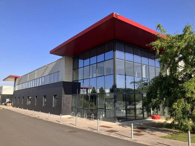 Plus de détails pour 139 Rue Rateau, La Courneuve - Bureau, Local d'activités à louer