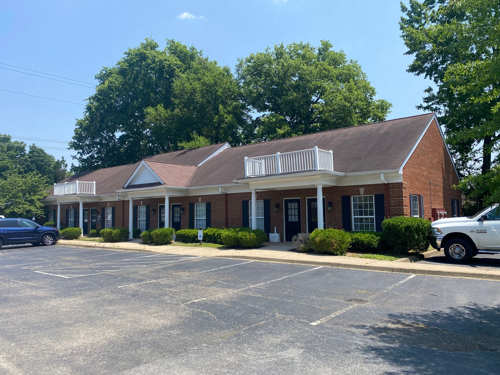2932-2934 Breckenridge Ln, Louisville, KY à louer Photo principale– Image 1 sur 4