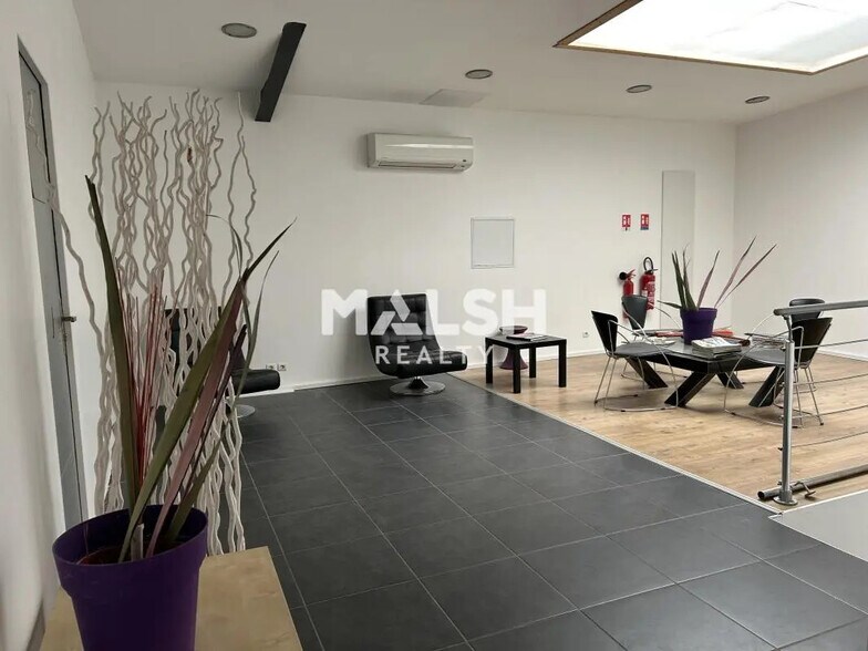 Bureau dans Irigny à vendre - Photo de l’immeuble – Image 2 sur 11